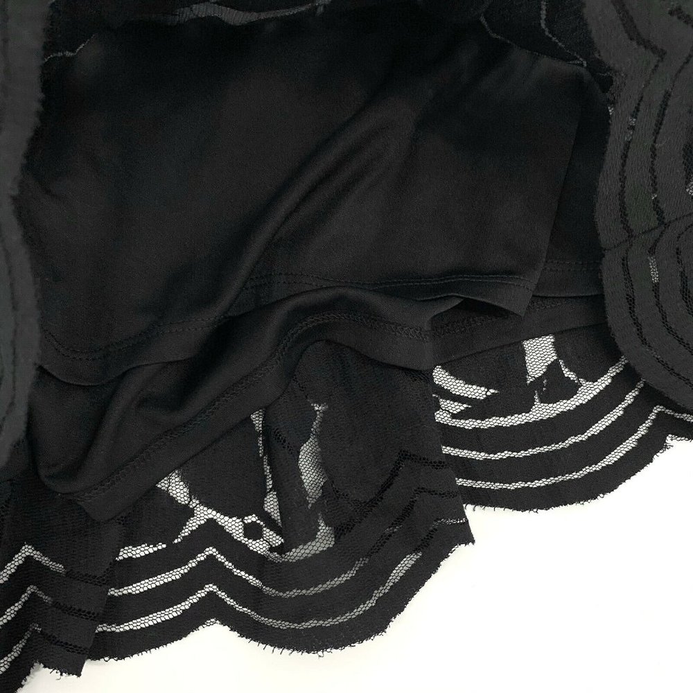 Torrid Black Floral Lace Scalloped Hem Shorts - Picture 6 of 9